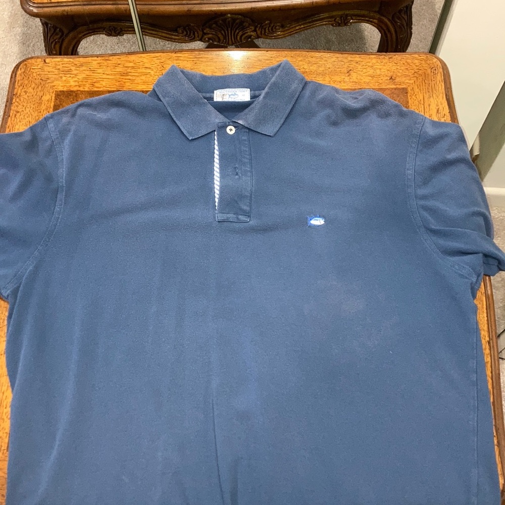 Southern Tide polo. Size L. Seersucker trim.